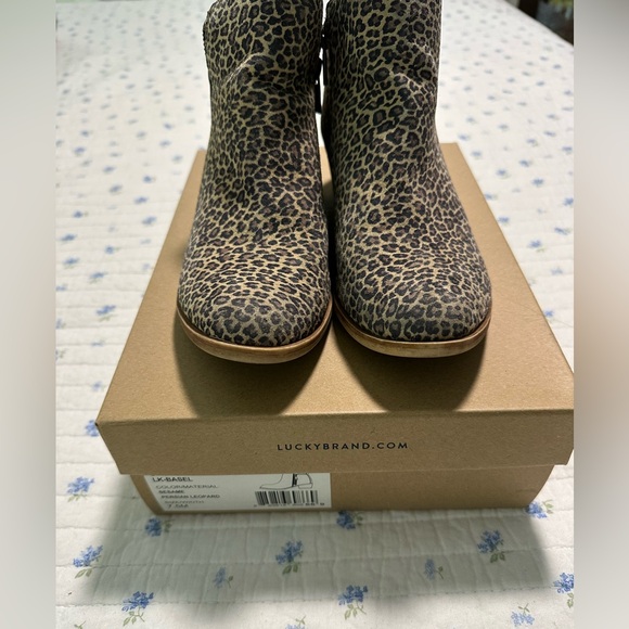 Women's Lucky Brand LK-Basel Sesame Persian Leopard Size 7.5 Bootie - Picture 3 of 7